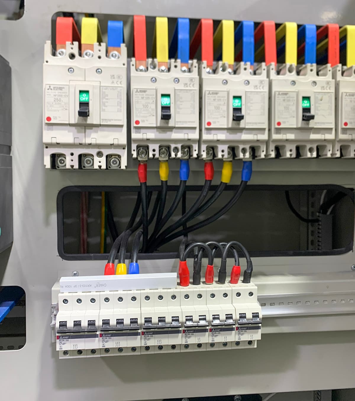 lap-dat-he-thong-dien-cho-tu-thu-nghiem