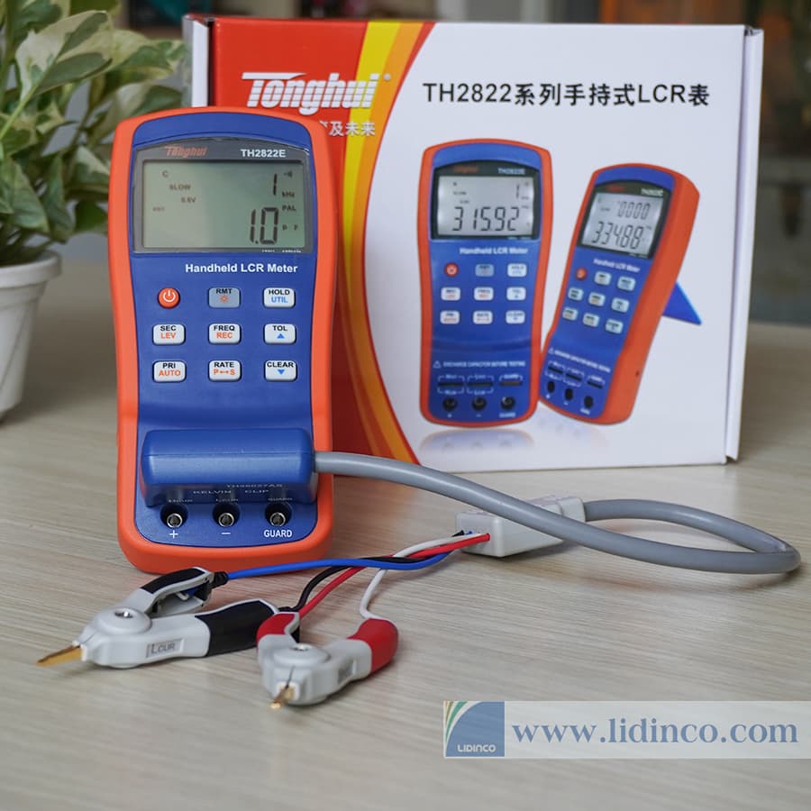 Thiết bị đo LCR cầm tay TongHui TH2822E 100kHz