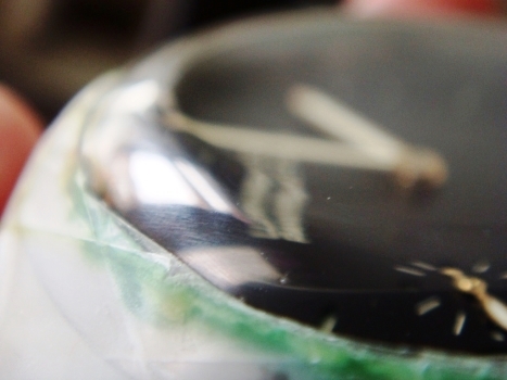 Mặt kính sapphire sau khi được đánh bóng bằng bột kim cương